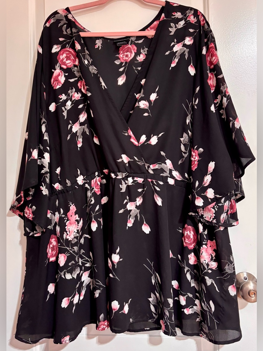 🩷 Torrid Black and Pink Babydoll Top